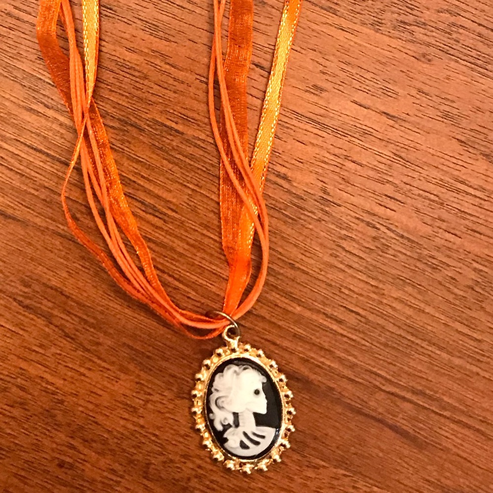 Skeleton cameo handmade necklace